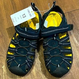 Kids Size 13 Waterproof Sandals Summer Shoes Slip On navy Yellow Water close toe